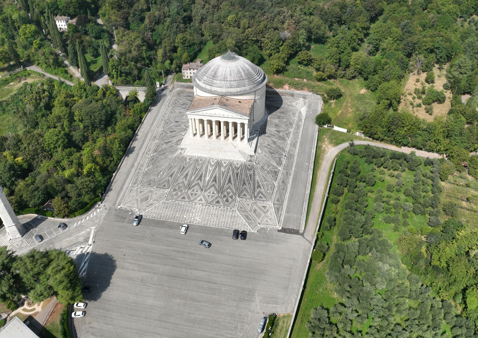 Foto aerea dal drone del Tempio Canoviano di Possagno